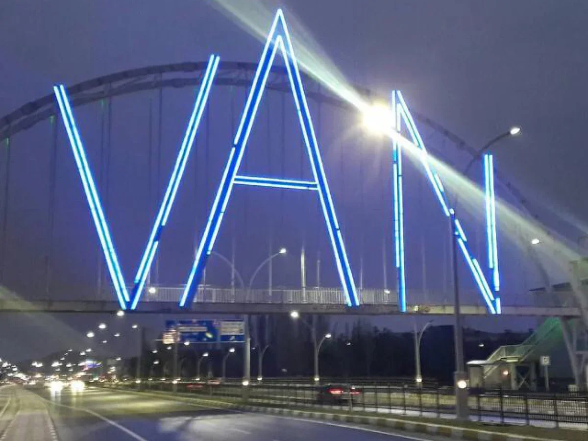 تورگروهی و شاد شهر زیبای  وان ترکیه ( ویژه سال تحویل )