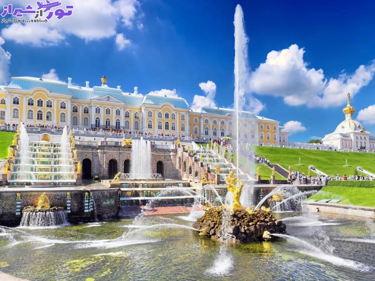 پارک و باغ پترهوف سن پترزبورگ شامل مجموعه عمارت‌ها و کاخ‌های مُجَلل