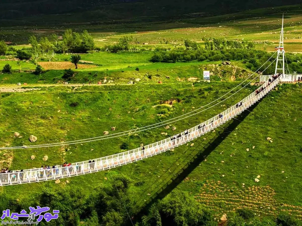 پل شیشه ای نگل طولانی ترین پل شیشه ای ایران در کردستان