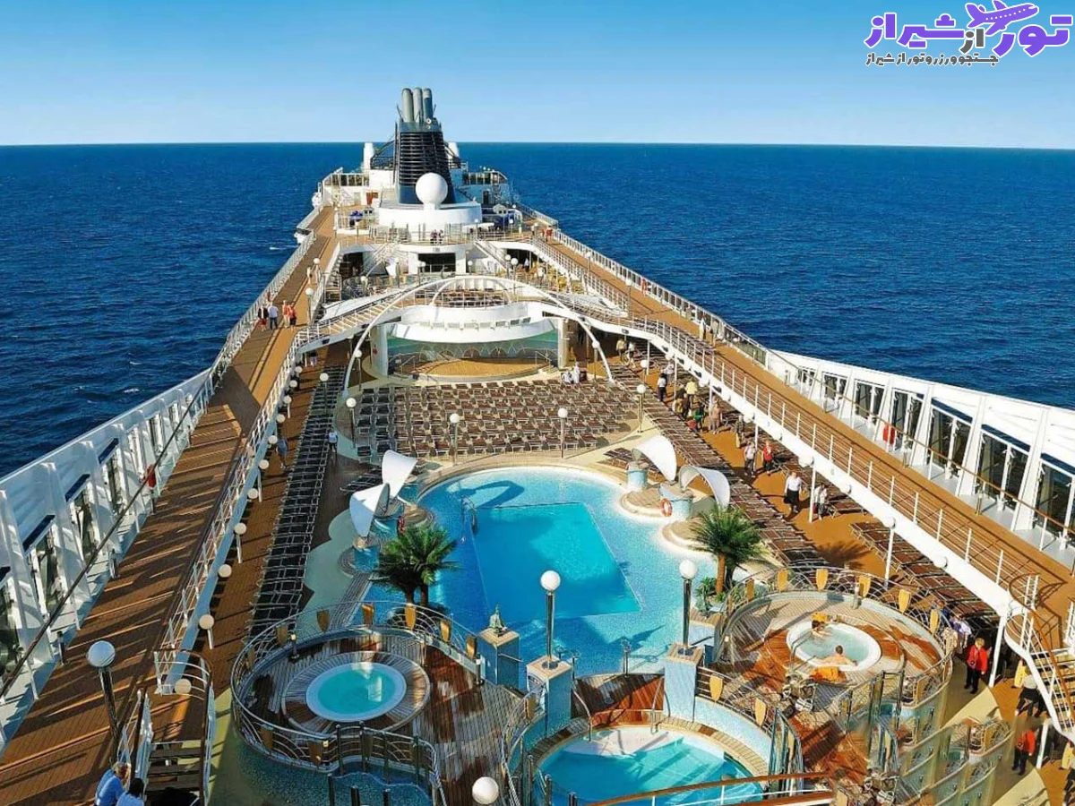 برخی از امکانات کشتی کروز خلیج فارس از جمله استخر،جکوزی، سونا و ...